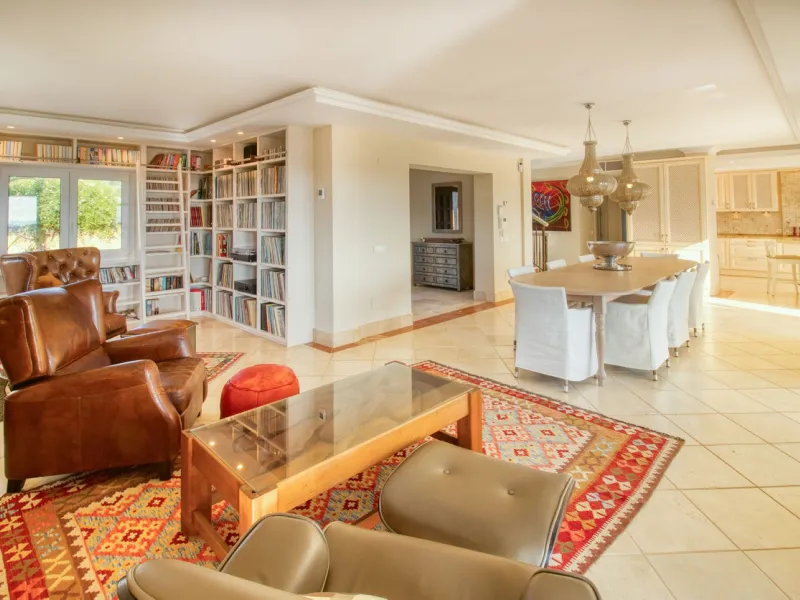 Exceptional Finca with Panoramic Sea Views in Estepona
