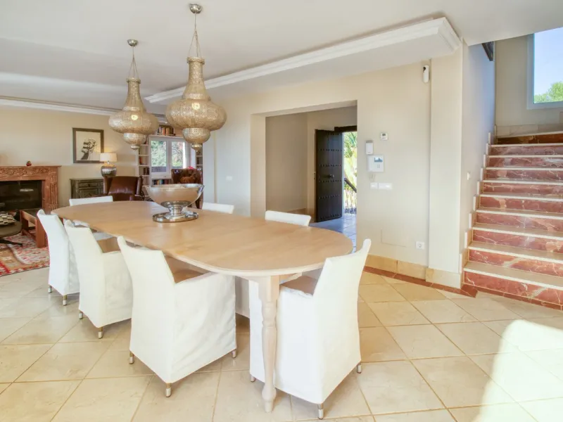 Exceptional Finca with Panoramic Sea Views in Estepona