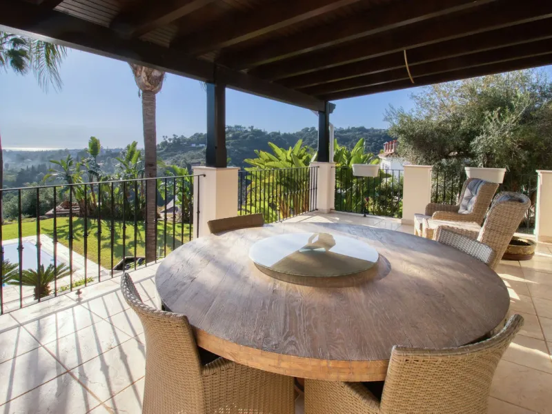 Exceptional Finca with Panoramic Sea Views in Estepona