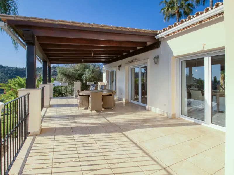 Exceptional Finca with Panoramic Sea Views in Estepona