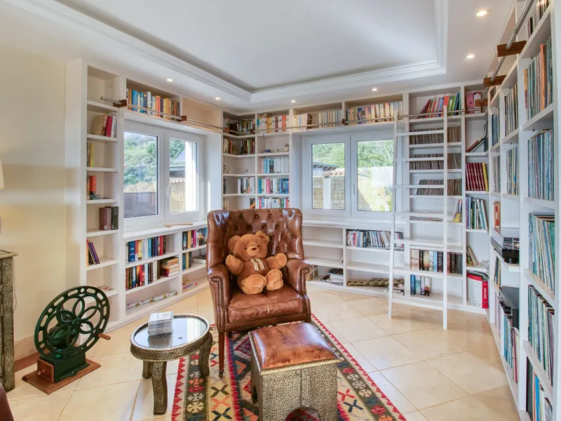 Exceptional Finca with Panoramic Sea Views in Estepona