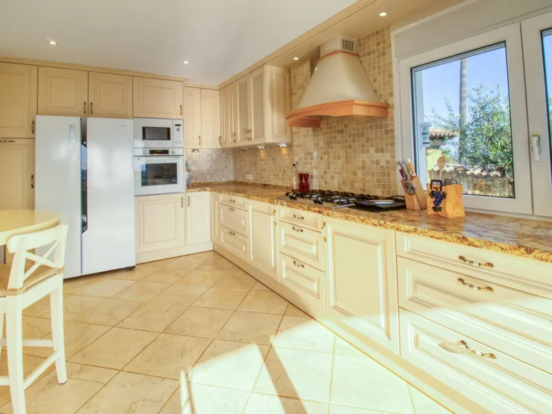 Exceptional Finca with Panoramic Sea Views in Estepona