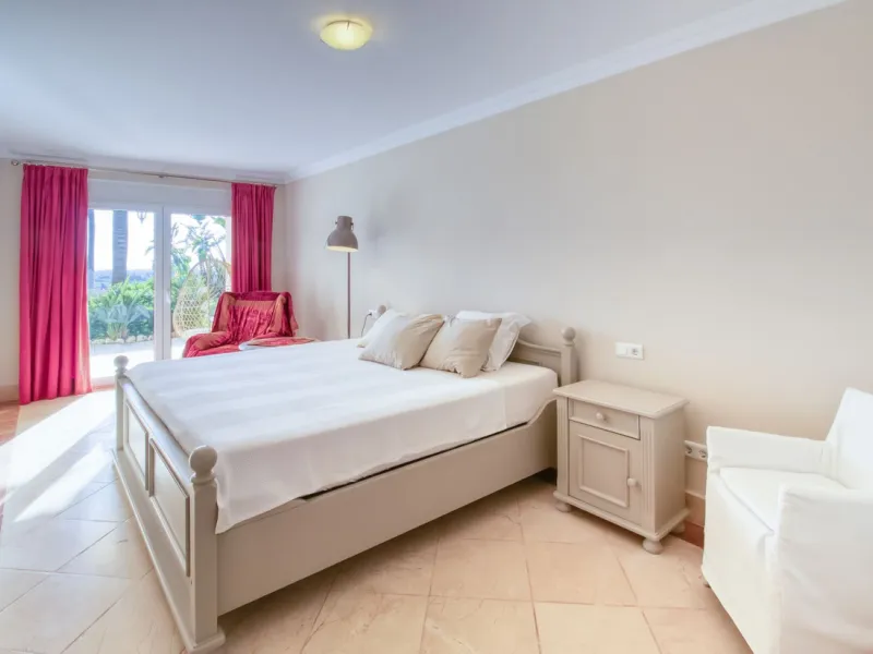 Exceptional Finca with Panoramic Sea Views in Estepona