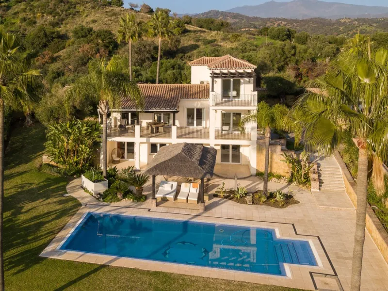Exceptional Finca with Panoramic Sea Views in Estepona