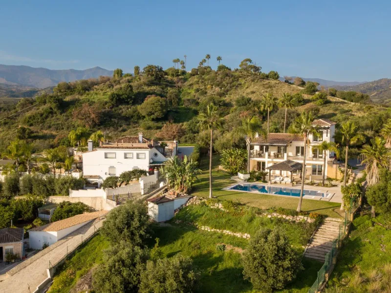 Exceptional Finca with Panoramic Sea Views in Estepona