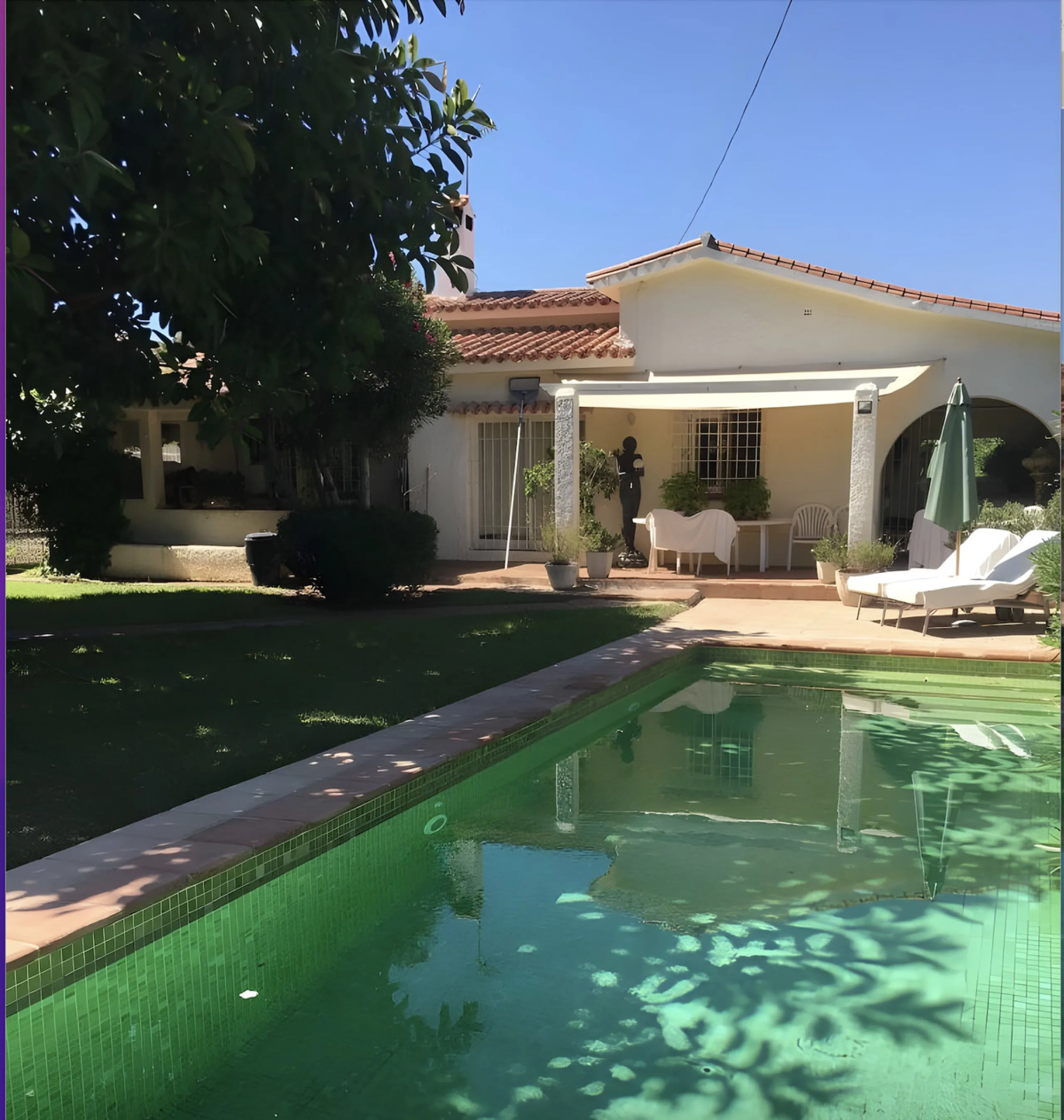 House - Detached Villa в продаже в Marbella, Málaga. В доме 3 спален и 2 ванных комнат. Площадь дома 119 м². Площадь участка 628 м²