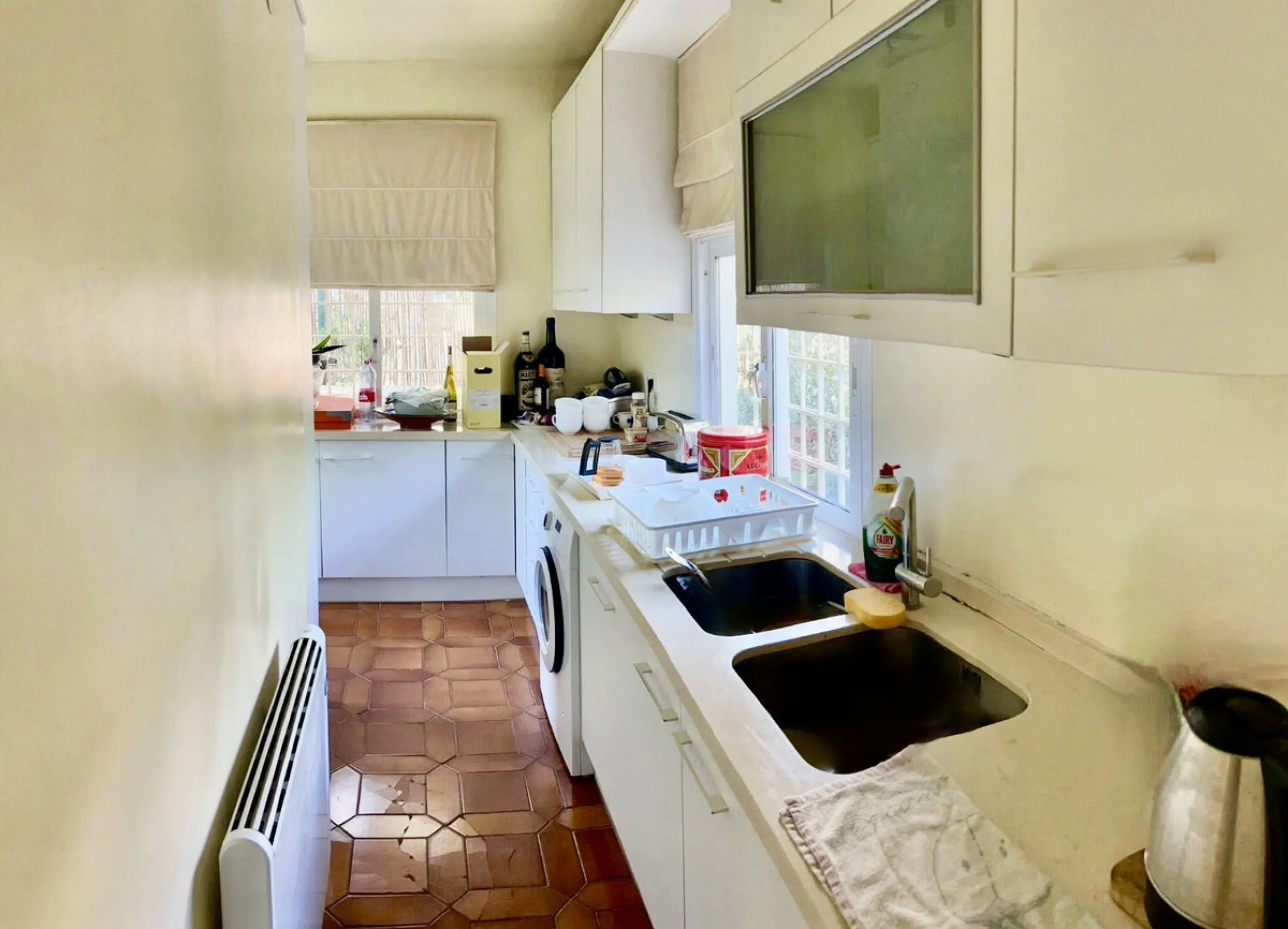 House - Detached Villa в продаже в Marbella, Málaga. В доме 3 спален и 2 ванных комнат. Площадь дома 119 м². Площадь участка 628 м²