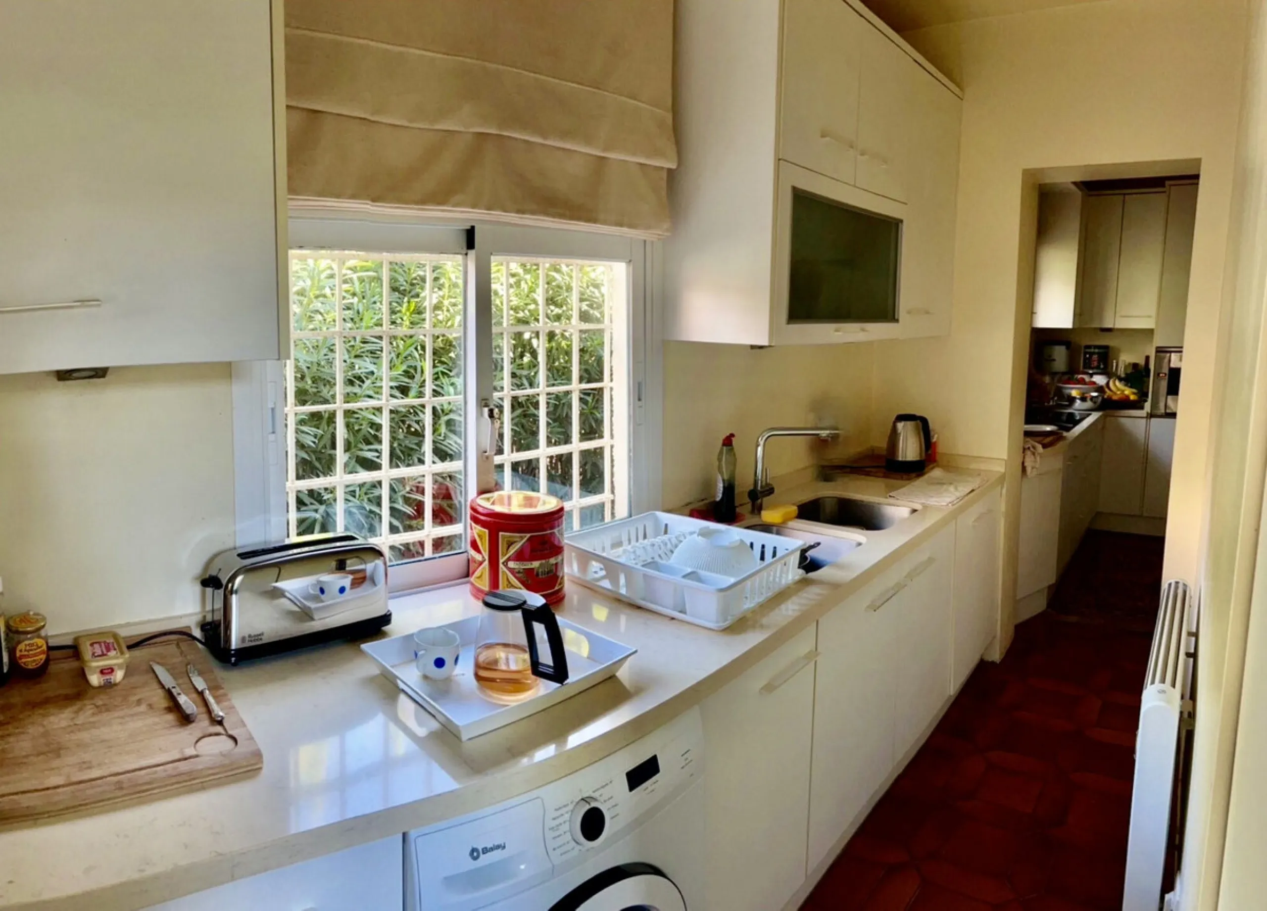 House - Detached Villa в продаже в Marbella, Málaga. В доме 3 спален и 2 ванных комнат. Площадь дома 119 м². Площадь участка 628 м²