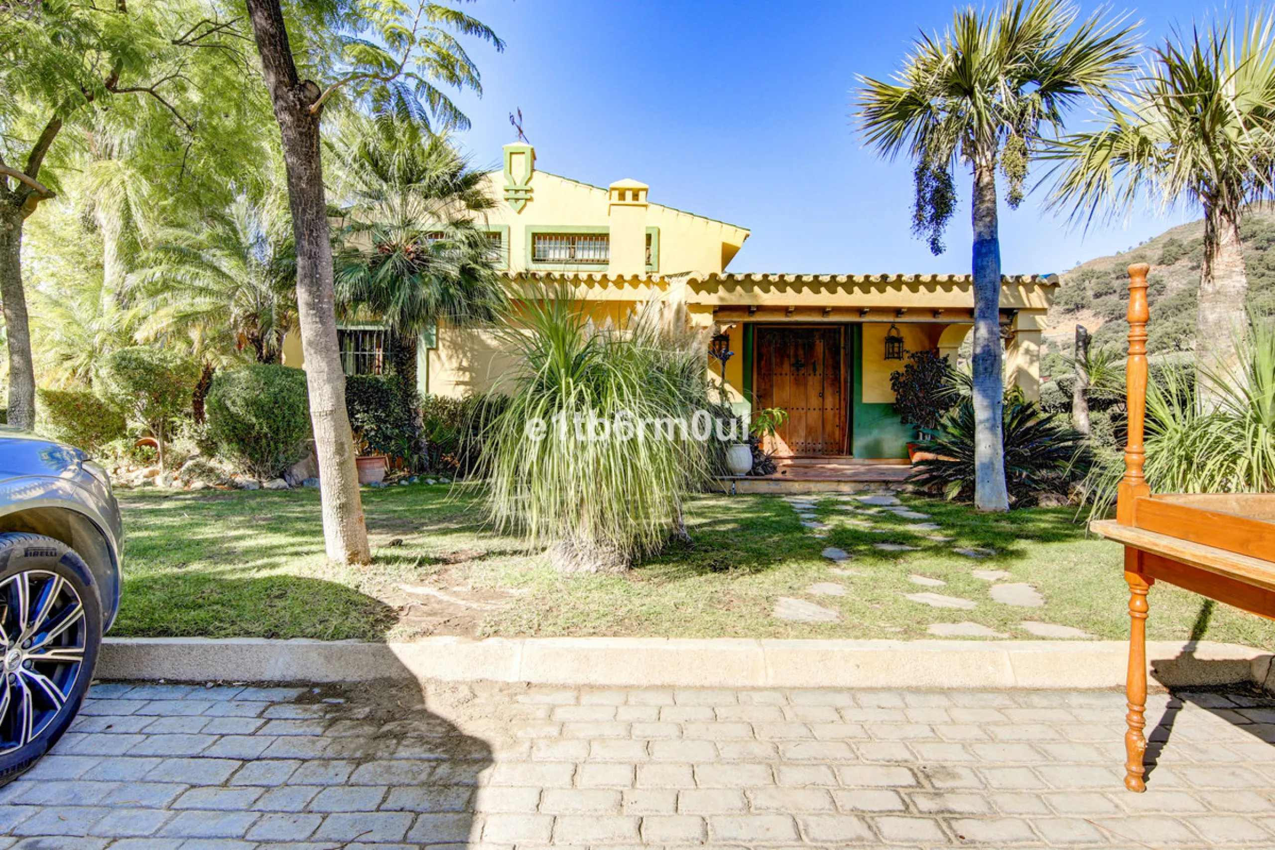House - Finca - Cortijo в продаже в Ojén, Málaga. В доме 5 спален и 4 ванных комнат. Площадь дома 375 м². Площадь участка 11963 м²