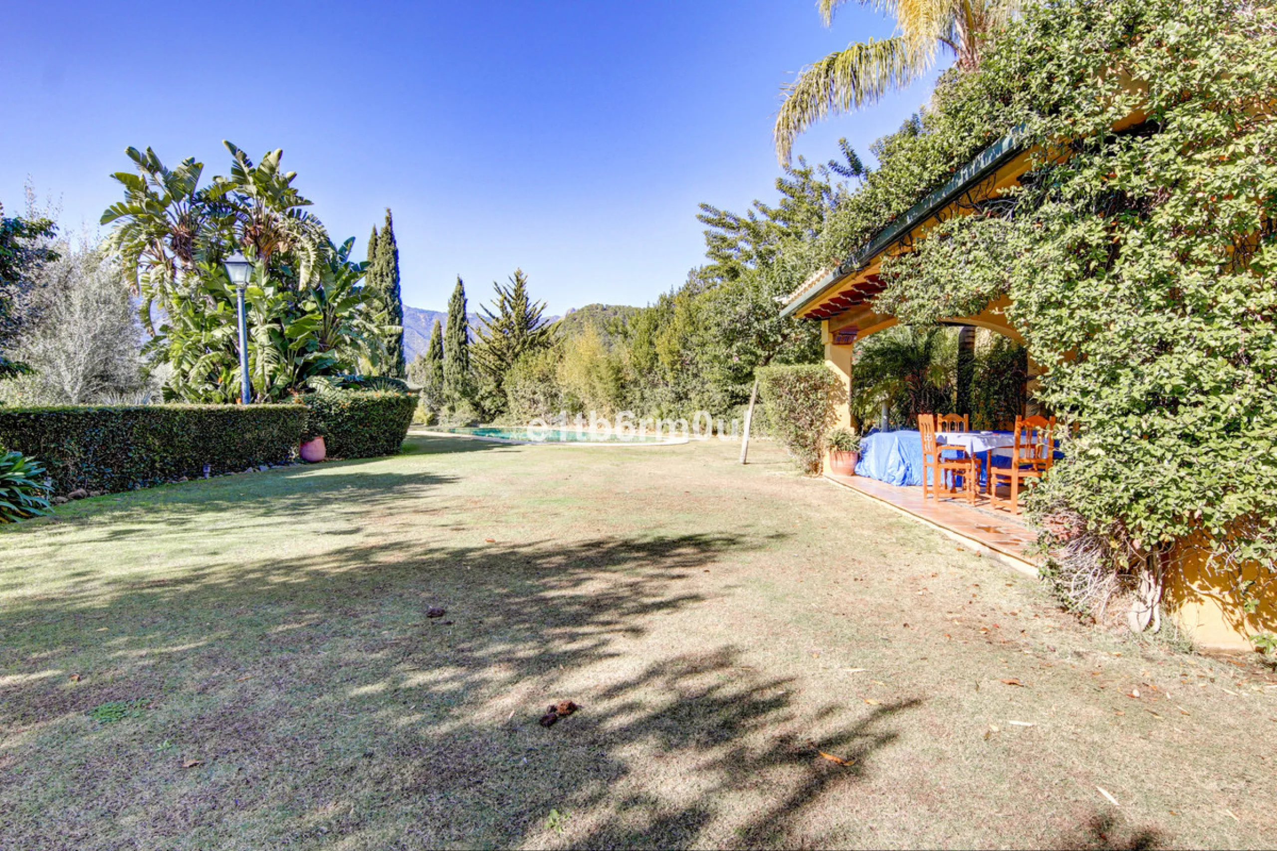 House - Finca - Cortijo в продаже в Ojén, Málaga. В доме 5 спален и 4 ванных комнат. Площадь дома 375 м². Площадь участка 11963 м²