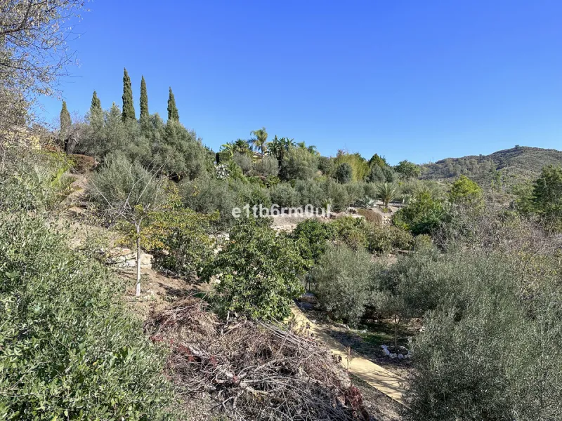 House - Finca - Cortijo в продаже в Ojén, Málaga. В доме 5 спален и 4 ванных комнат. Площадь дома 375 м². Площадь участка 11963 м²