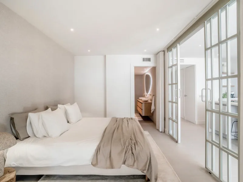 This exquisite 3-bedroom ground-floor apartment in Nueva Andalucía, Marbella, epitomizes modern luxury and comfort. Recently renovated to the highest standards, the property features an open-plan living and dining area, perfectly designed for seamless ent
