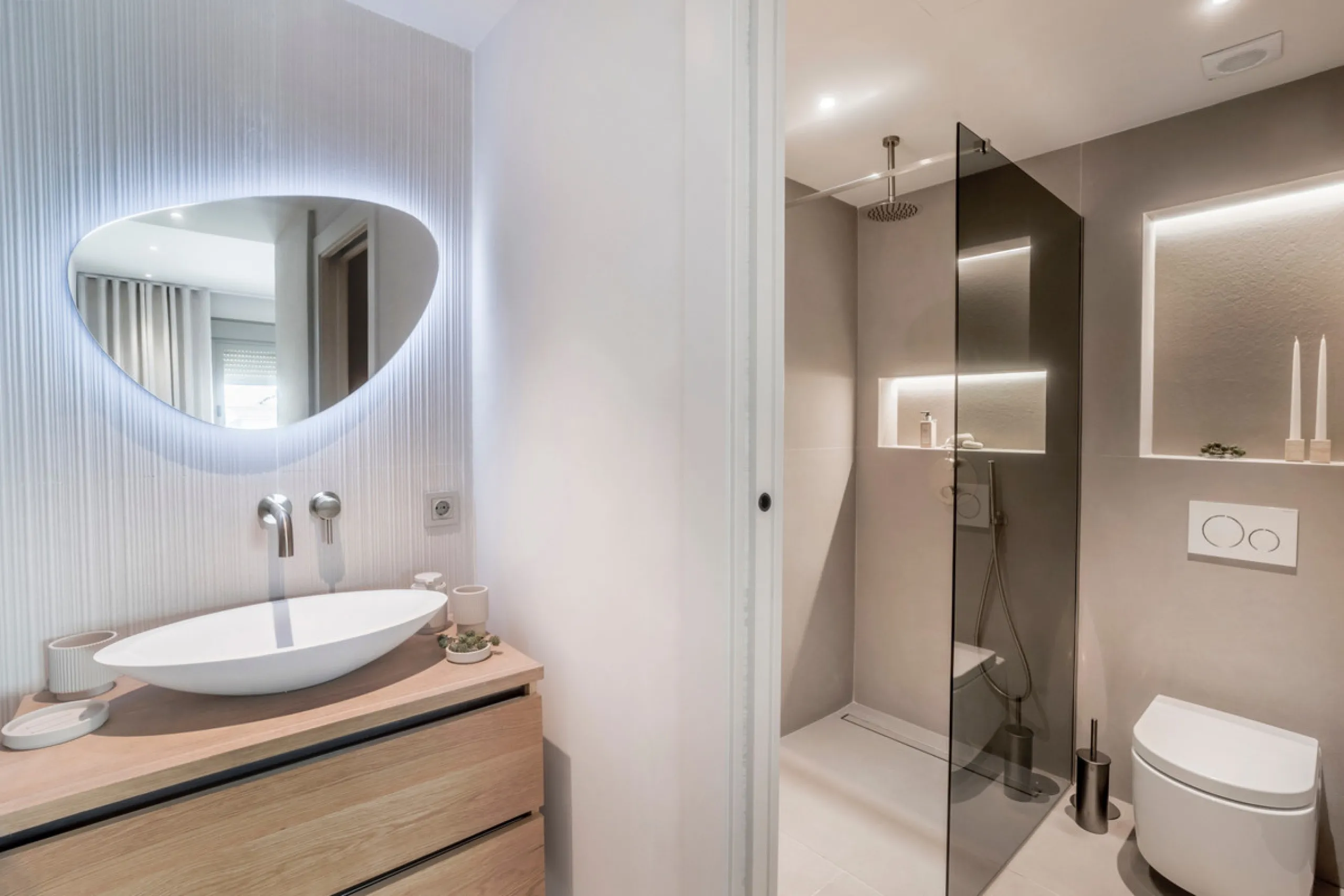 This exquisite 3-bedroom ground-floor apartment in Nueva Andalucía, Marbella, epitomizes modern luxury and comfort. Recently renovated to the highest standards, the property features an open-plan living and dining area, perfectly designed for seamless ent