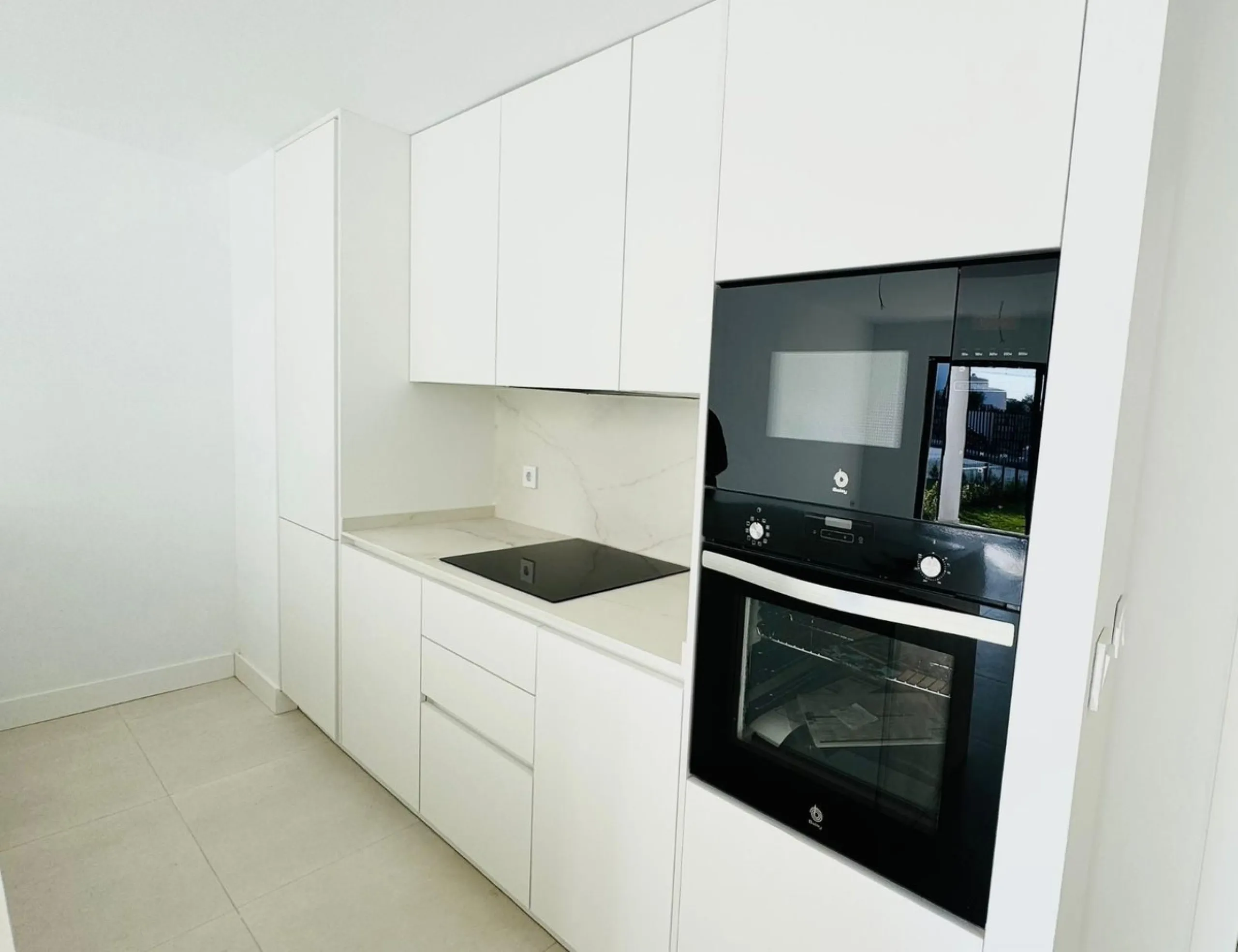 Modern 2-Bedroom Apartment with Stunning Mountain and Garden Views