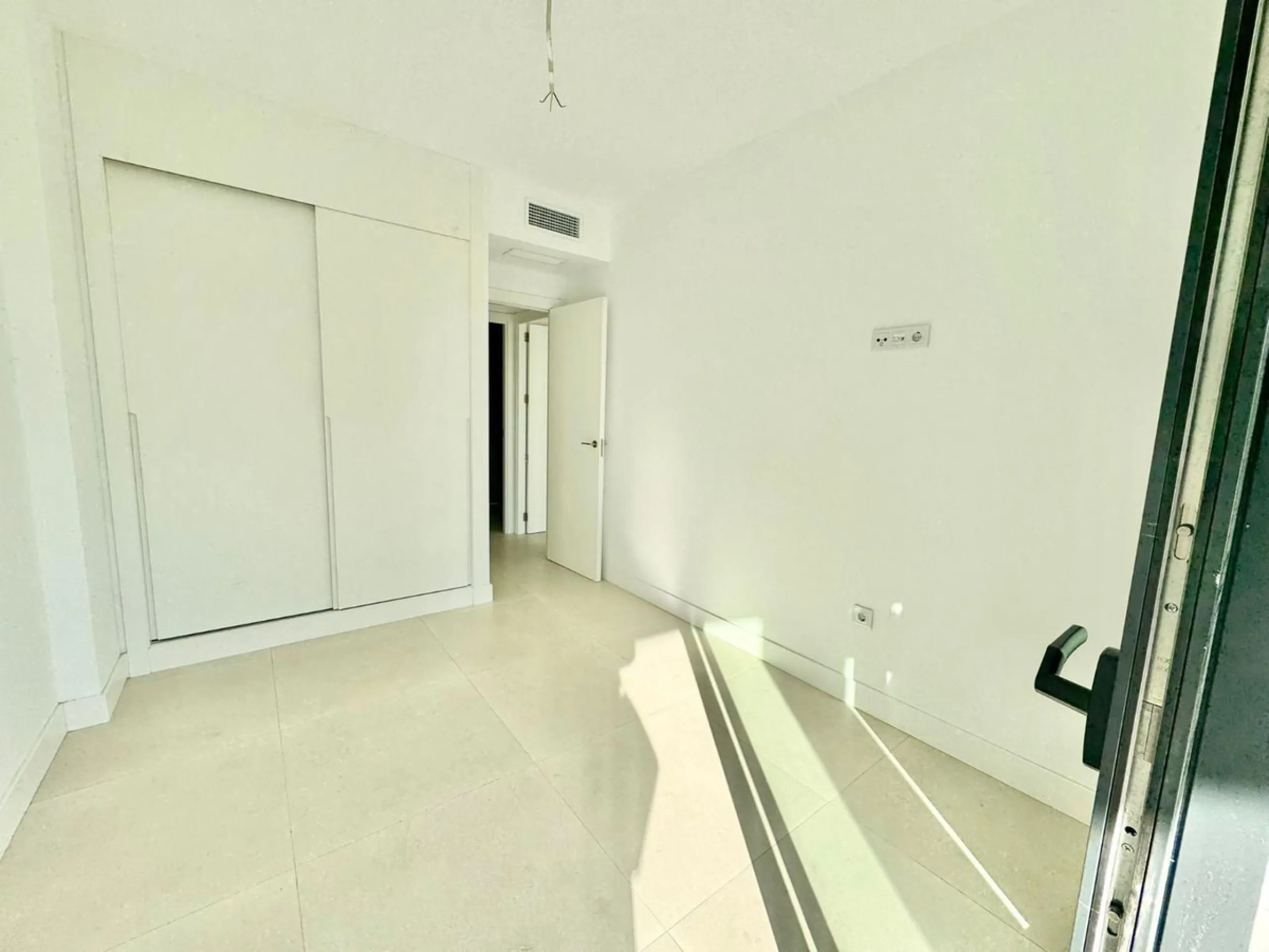 Modern 2-Bedroom Apartment with Stunning Mountain and Garden Views