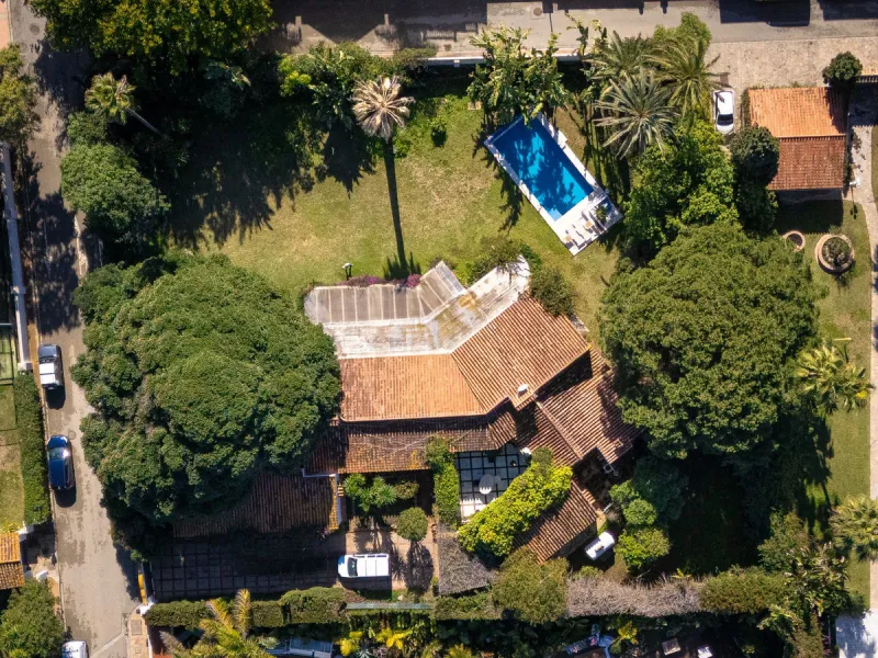 Charming Villa for Renovation in Casasola