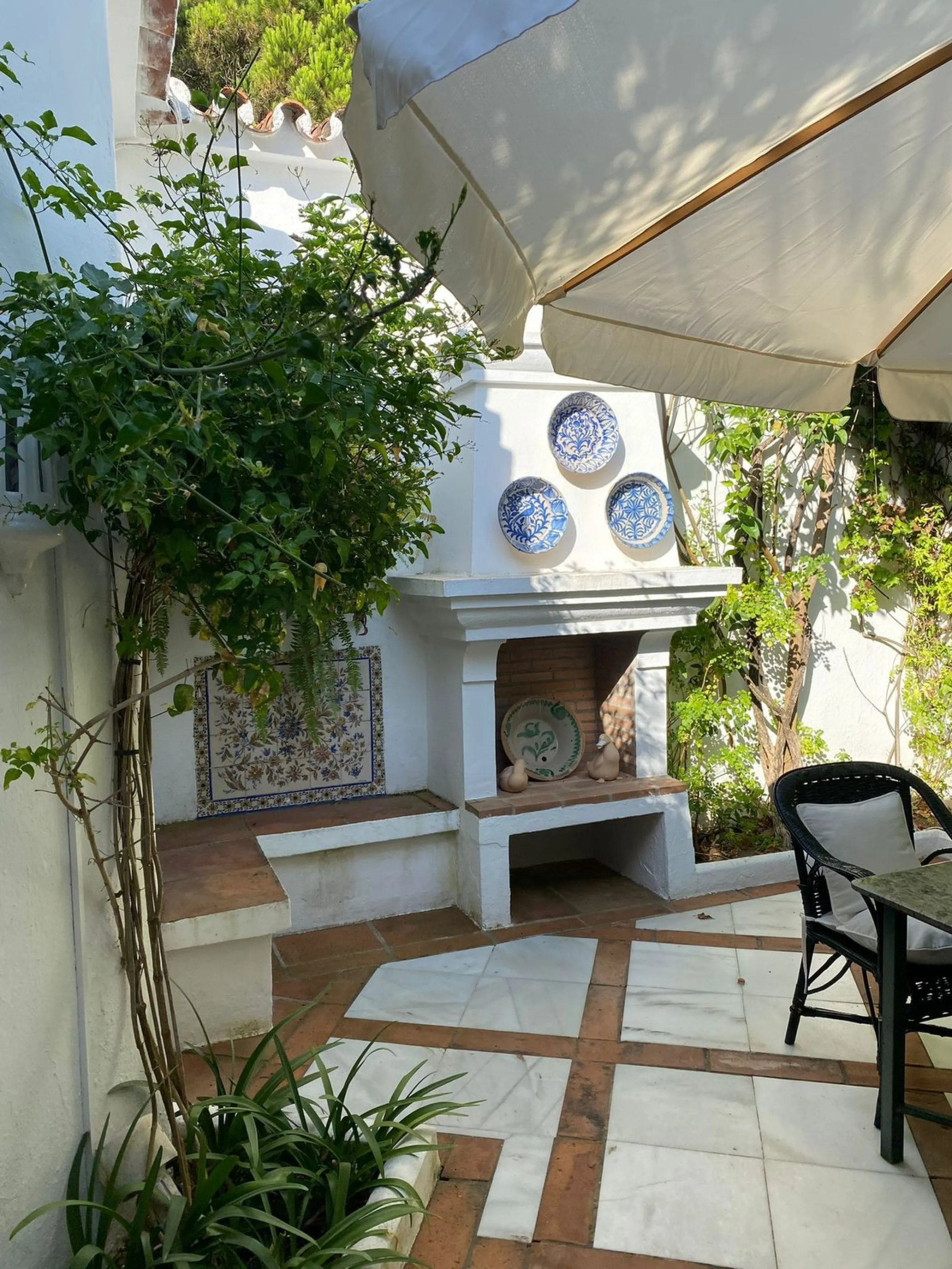 Charming Villa for Renovation in Casasola