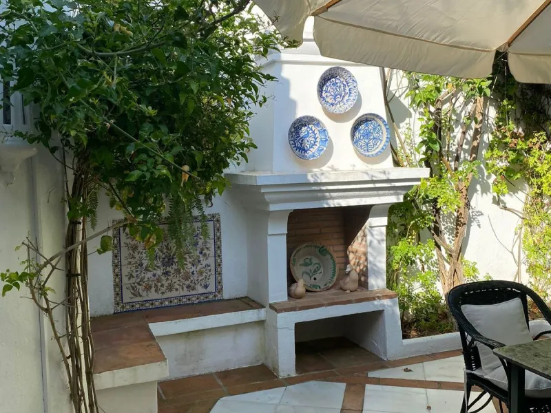 Charming Villa for Renovation in Casasola