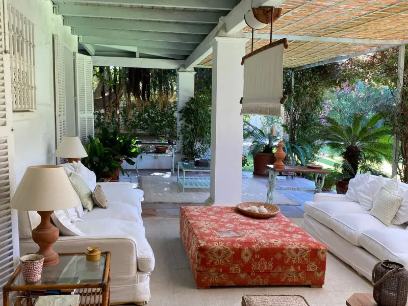 Charming Villa for Renovation in Casasola