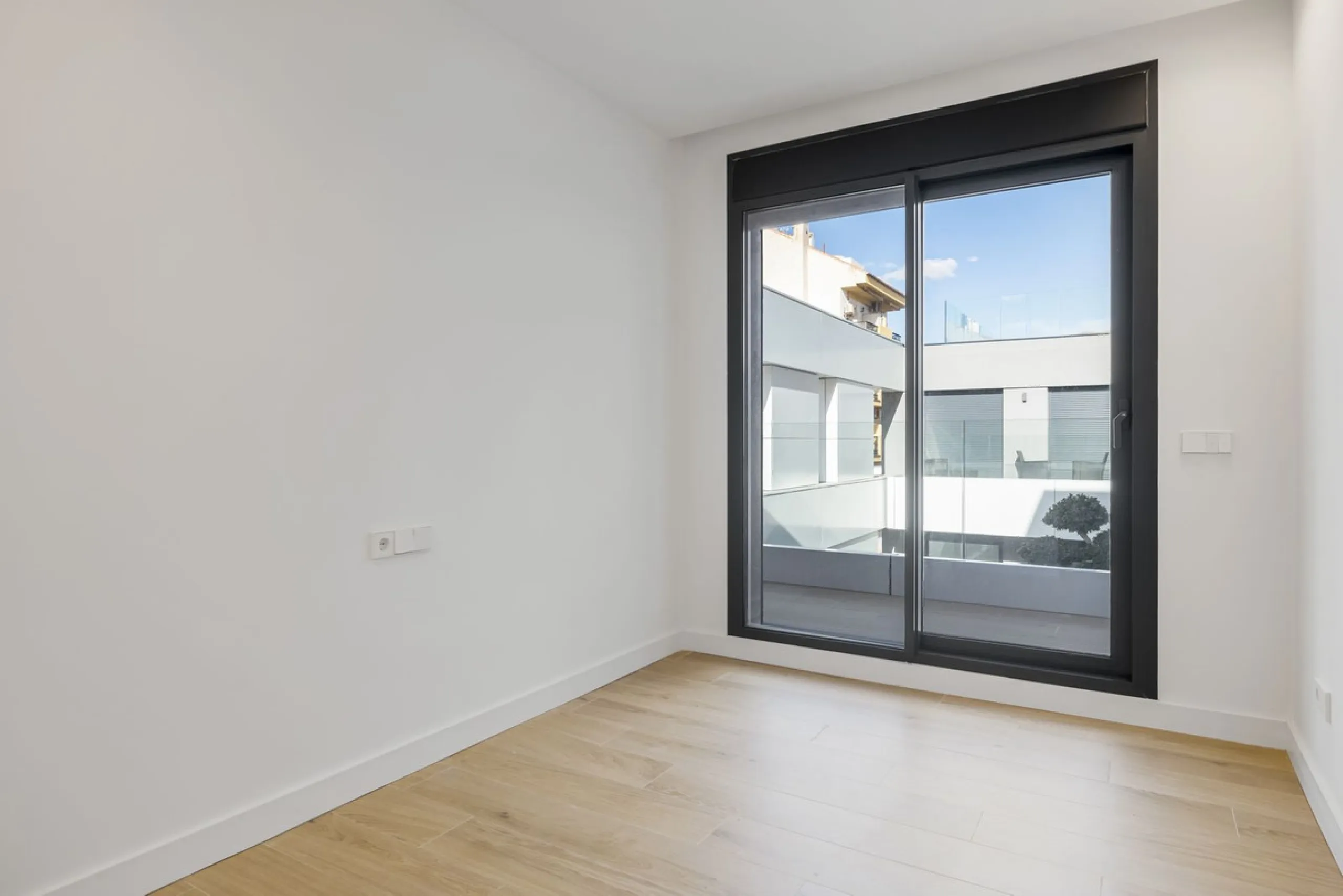 Apartment - Middle Floor Apartment в продаже в Fuengirola, Málaga. В доме 2 спален и 2 ванных комнат. Площадь дома 79 м²