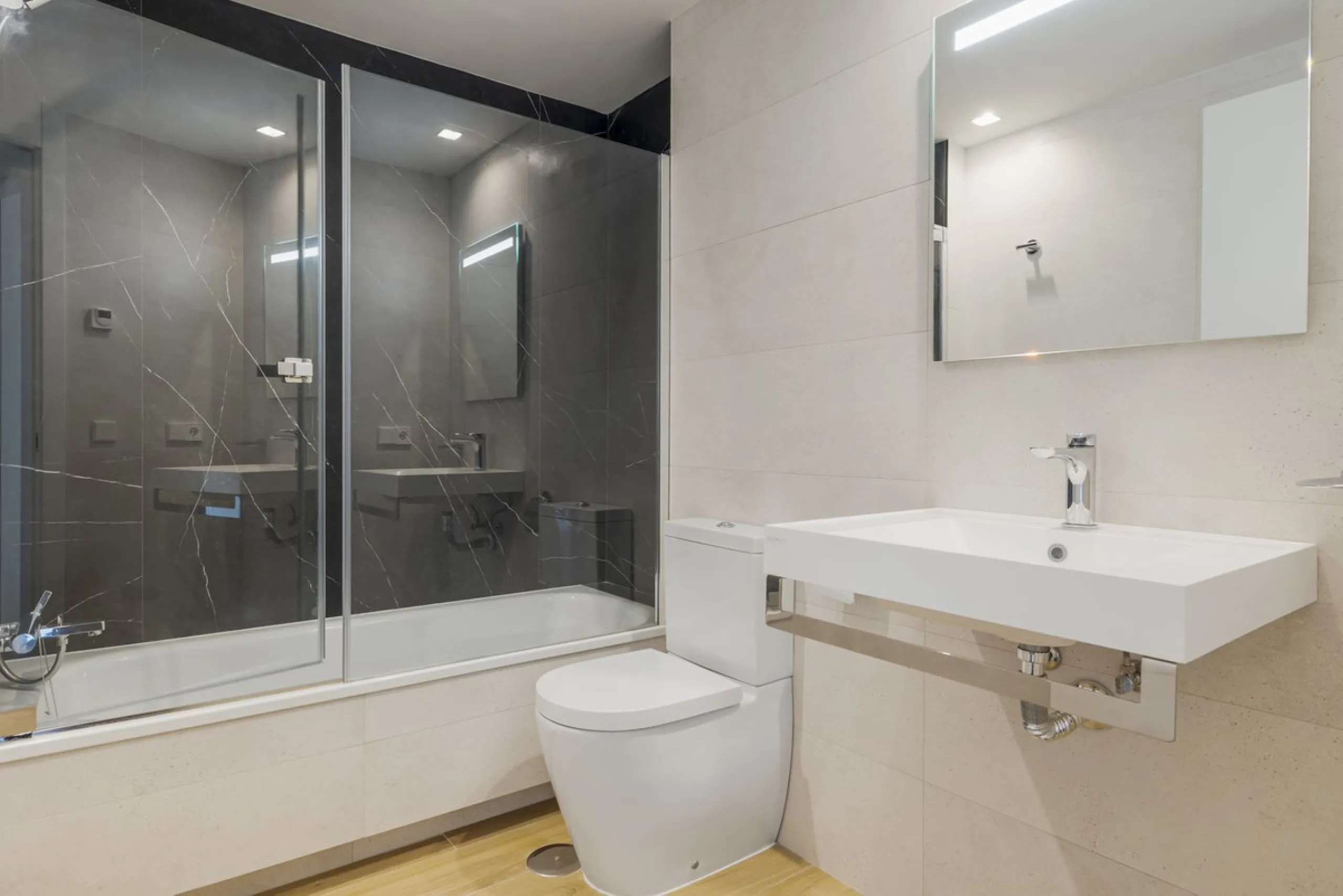 Apartment - Middle Floor Apartment в продаже в Fuengirola, Málaga. В доме 2 спален и 2 ванных комнат. Площадь дома 79 м²