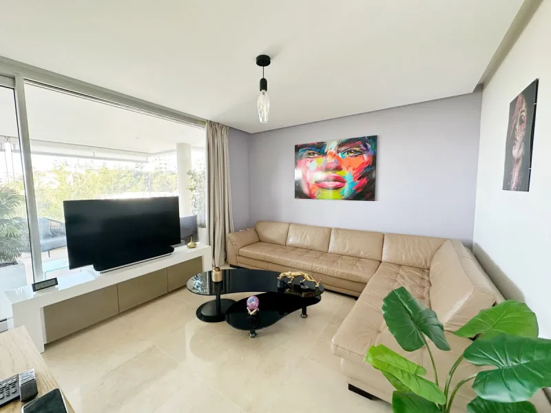 MODERN APARTMENT WITH PANORAMIC SEA VIEWS – RECENTLY BUILT