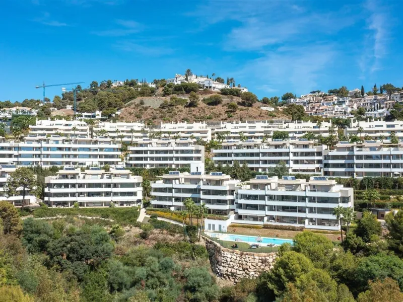 MODERN APARTMENT WITH PANORAMIC SEA VIEWS – RECENTLY BUILT