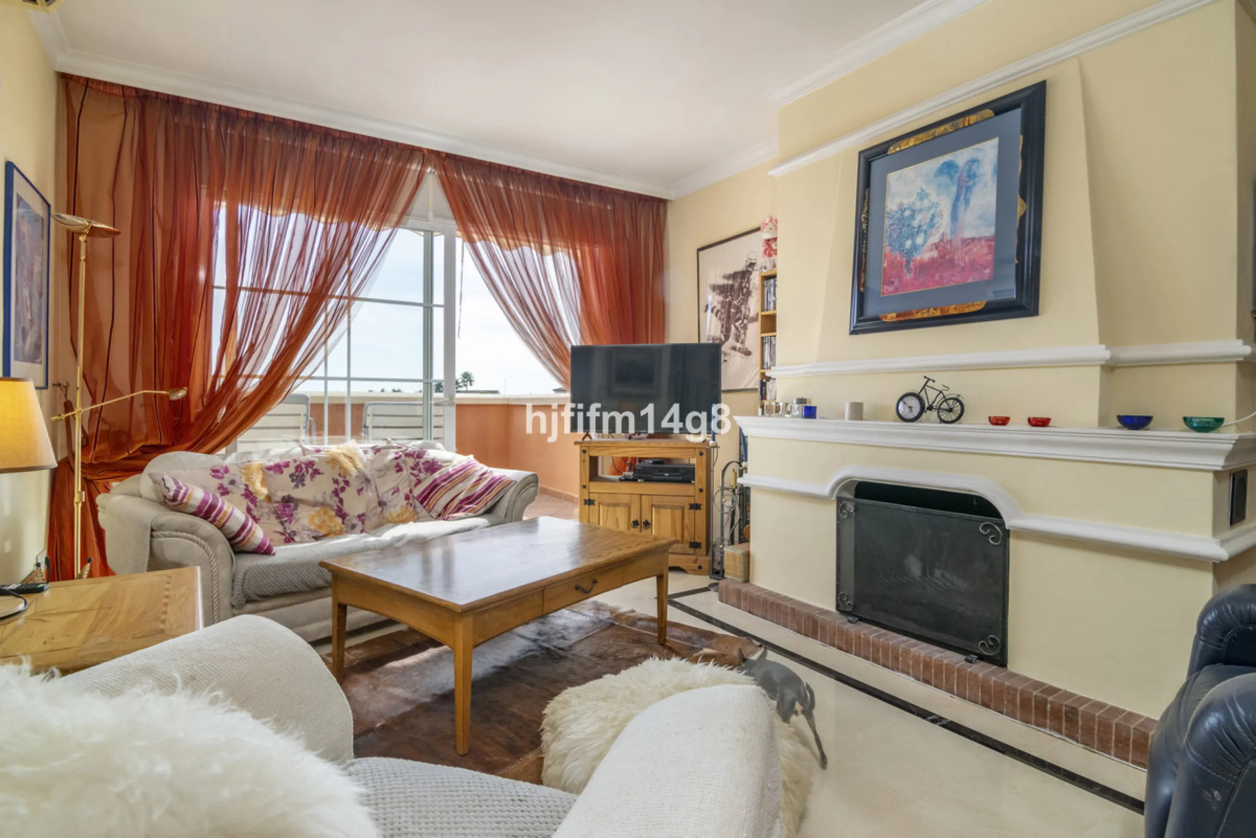 Andalucia Alta, built in 1995 is a gated community of 55 apartments and penthouses divided in six buildings. The pool area is in the middle of the blocks. Mature garden area has a playground for children. Each block offers underground parking and elevator