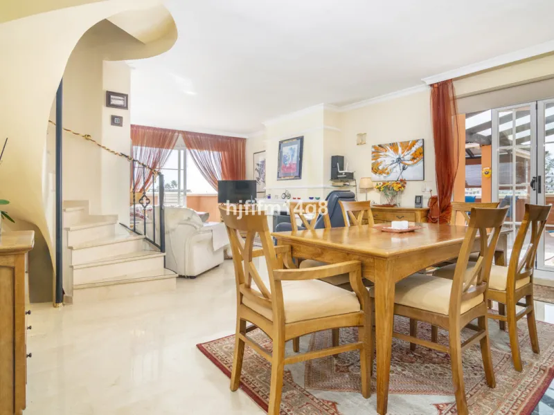 Andalucia Alta, built in 1995 is a gated community of 55 apartments and penthouses divided in six buildings. The pool area is in the middle of the blocks. Mature garden area has a playground for children. Each block offers underground parking and elevator
