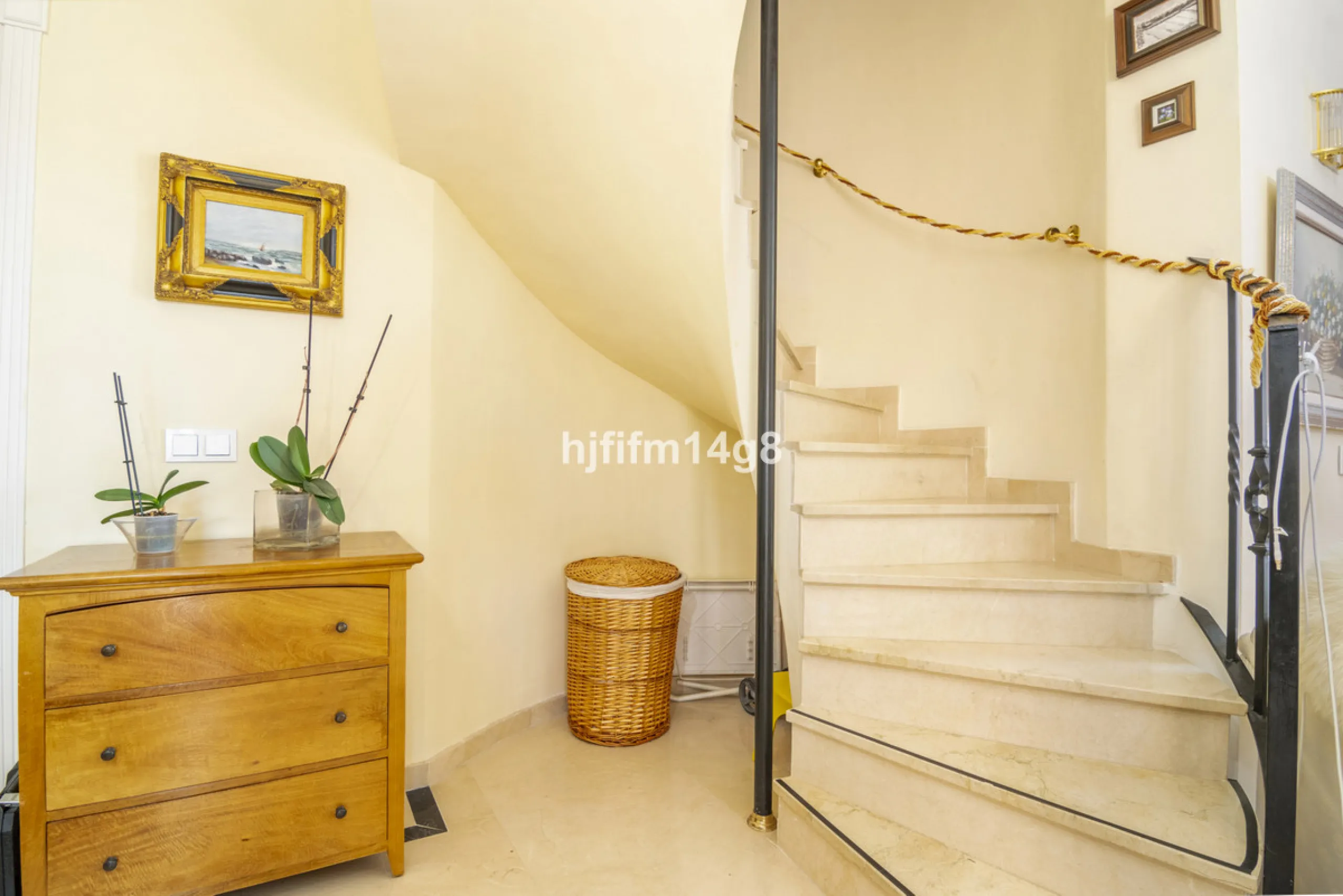 Andalucia Alta, built in 1995 is a gated community of 55 apartments and penthouses divided in six buildings. The pool area is in the middle of the blocks. Mature garden area has a playground for children. Each block offers underground parking and elevator