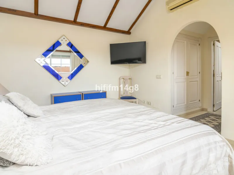 Andalucia Alta, built in 1995 is a gated community of 55 apartments and penthouses divided in six buildings. The pool area is in the middle of the blocks. Mature garden area has a playground for children. Each block offers underground parking and elevator
