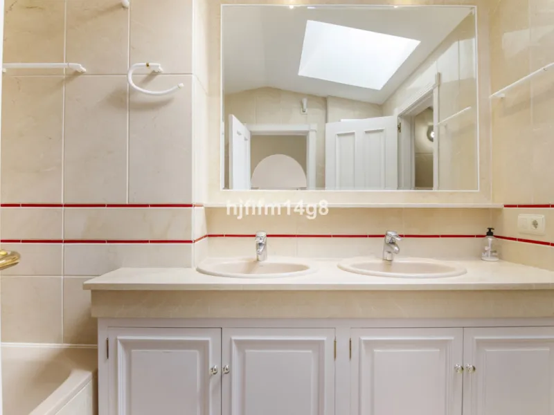 Andalucia Alta, built in 1995 is a gated community of 55 apartments and penthouses divided in six buildings. The pool area is in the middle of the blocks. Mature garden area has a playground for children. Each block offers underground parking and elevator