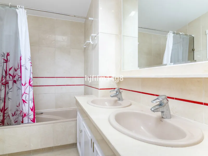 Andalucia Alta, built in 1995 is a gated community of 55 apartments and penthouses divided in six buildings. The pool area is in the middle of the blocks. Mature garden area has a playground for children. Each block offers underground parking and elevator