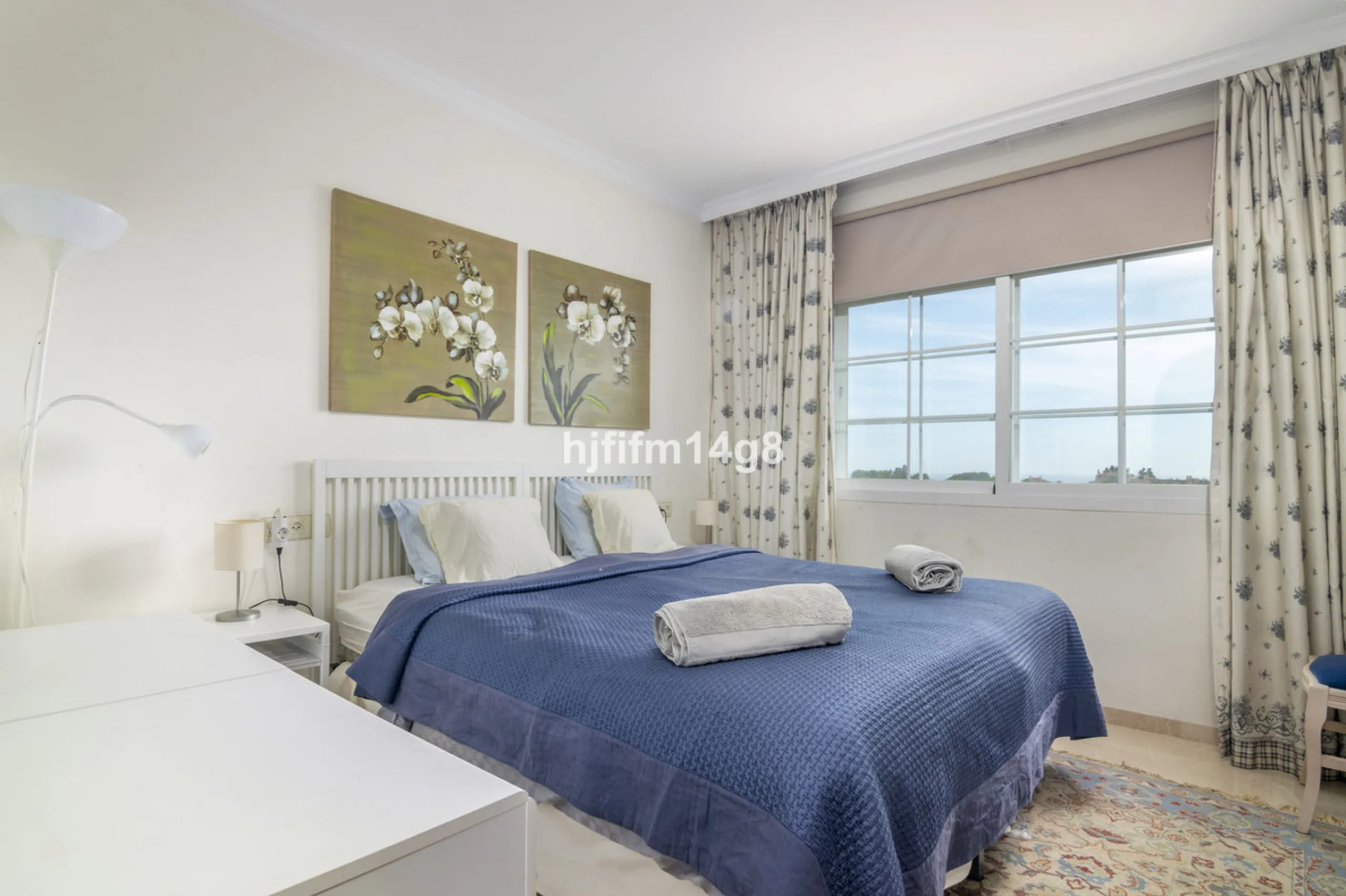 Andalucia Alta, built in 1995 is a gated community of 55 apartments and penthouses divided in six buildings. The pool area is in the middle of the blocks. Mature garden area has a playground for children. Each block offers underground parking and elevator