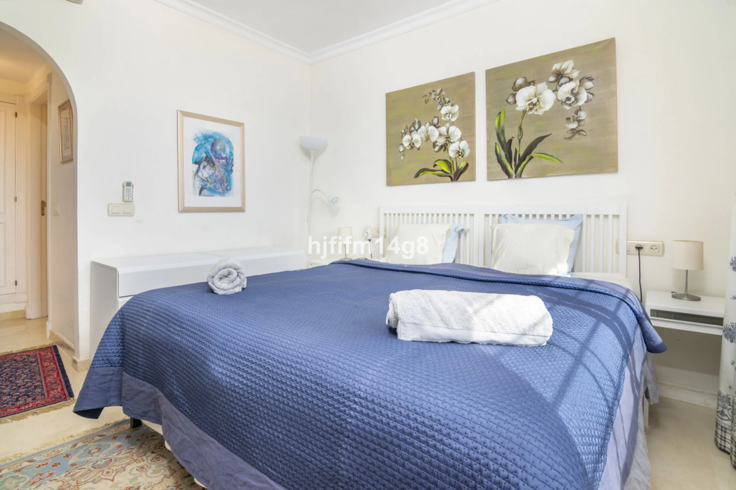Andalucia Alta, built in 1995 is a gated community of 55 apartments and penthouses divided in six buildings. The pool area is in the middle of the blocks. Mature garden area has a playground for children. Each block offers underground parking and elevator