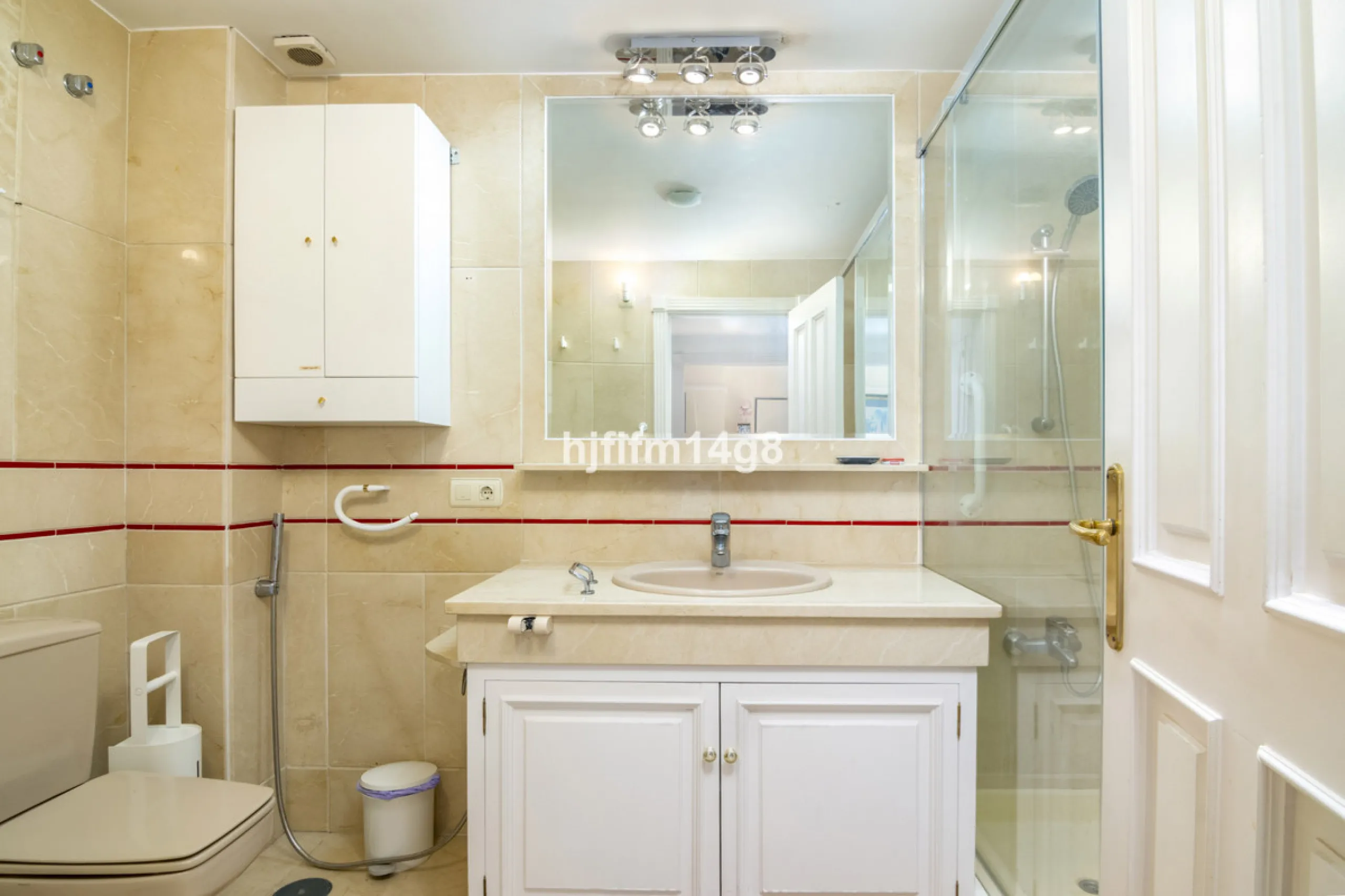 Andalucia Alta, built in 1995 is a gated community of 55 apartments and penthouses divided in six buildings. The pool area is in the middle of the blocks. Mature garden area has a playground for children. Each block offers underground parking and elevator