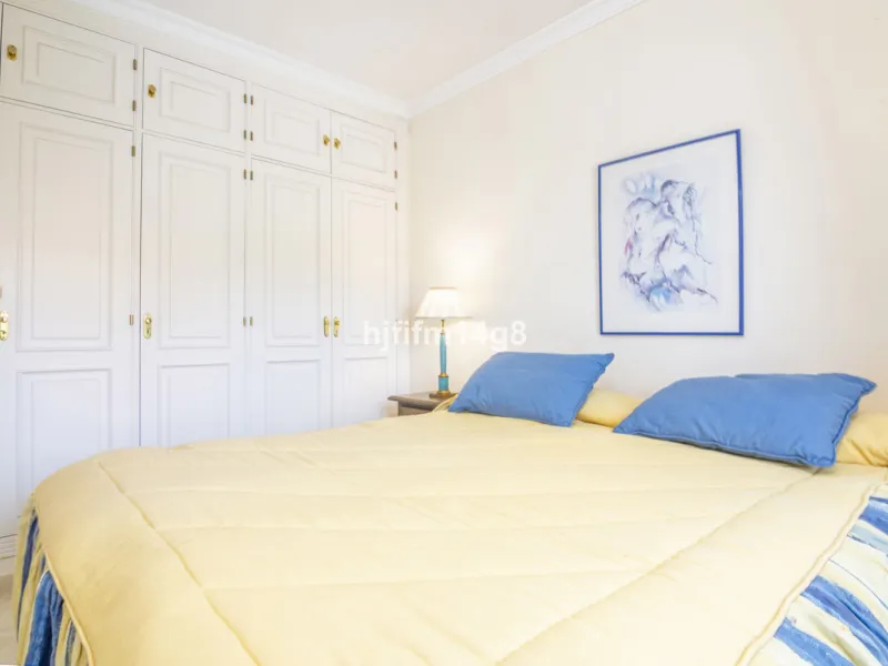 Andalucia Alta, built in 1995 is a gated community of 55 apartments and penthouses divided in six buildings. The pool area is in the middle of the blocks. Mature garden area has a playground for children. Each block offers underground parking and elevator