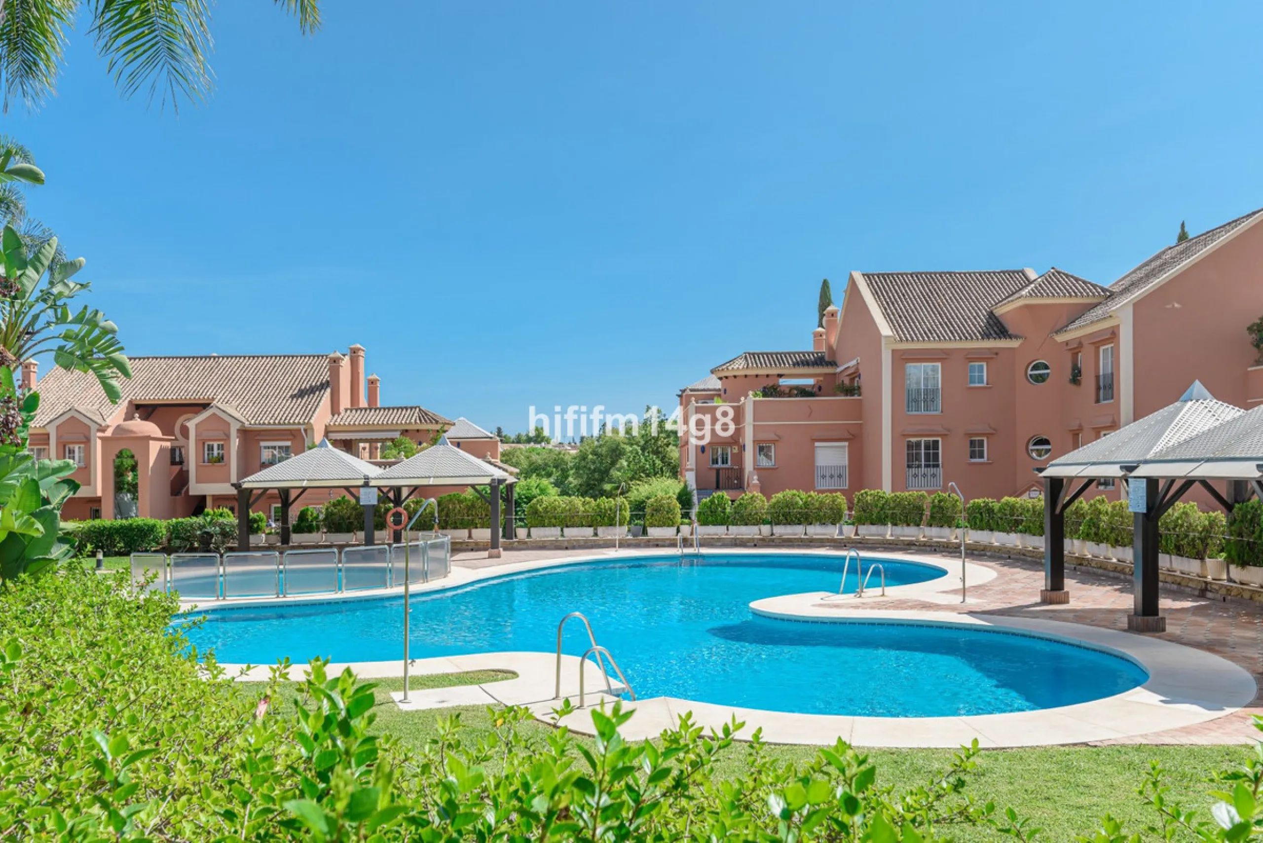 Andalucia Alta, built in 1995 is a gated community of 55 apartments and penthouses divided in six buildings. The pool area is in the middle of the blocks. Mature garden area has a playground for children. Each block offers underground parking and elevator
