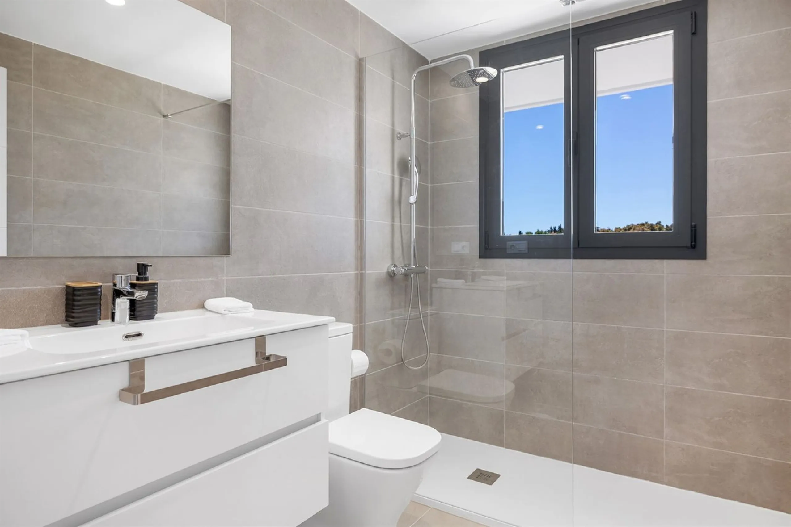 Just completed 3 bedroom new build penthouse.