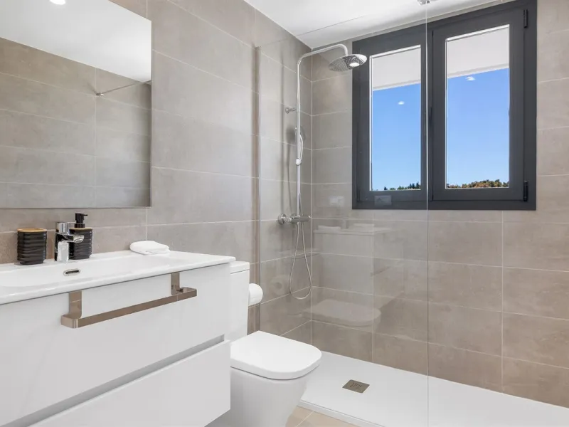 Just completed 3 bedroom new build penthouse.