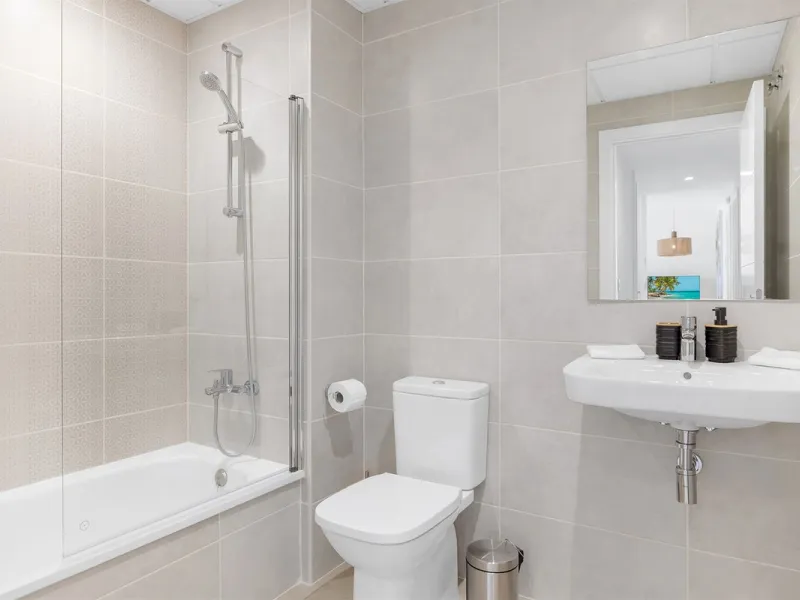 Just completed 3 bedroom new build penthouse.