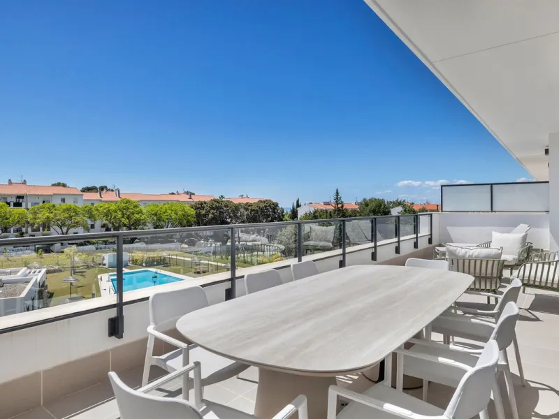 Just completed 3 bedroom new build penthouse.