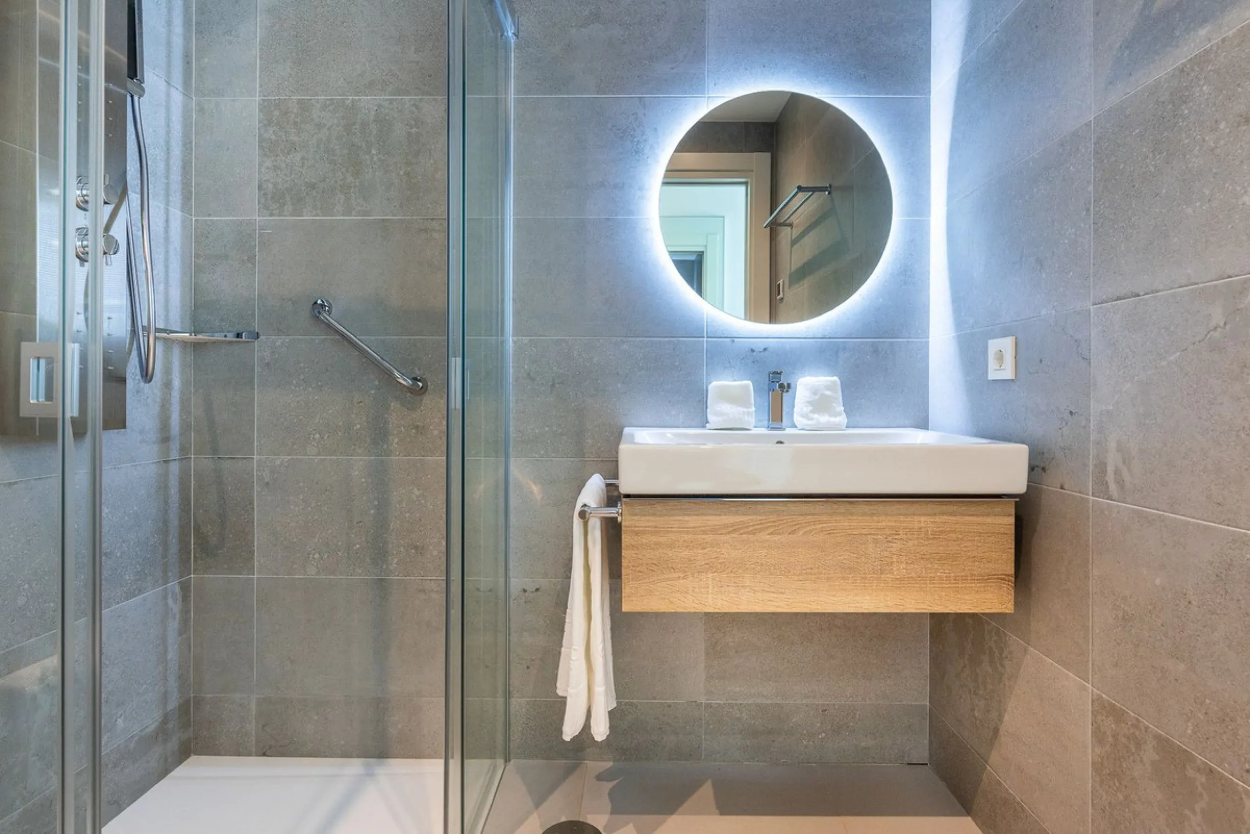 Exclusive Modern Apartment in Santa Barbara Heights – Mijas Costa