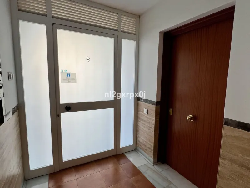 Building composed of ground floor, first, second and third floors above and roof, distributed as follows: