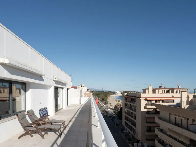 A very special penthouse situated 2nd line to the beach right in the centre of Estepona. The penthouse and terraces occupy the whole of the 6th floor on this building making it one of a kind and very private. The good size living and dining room have acce