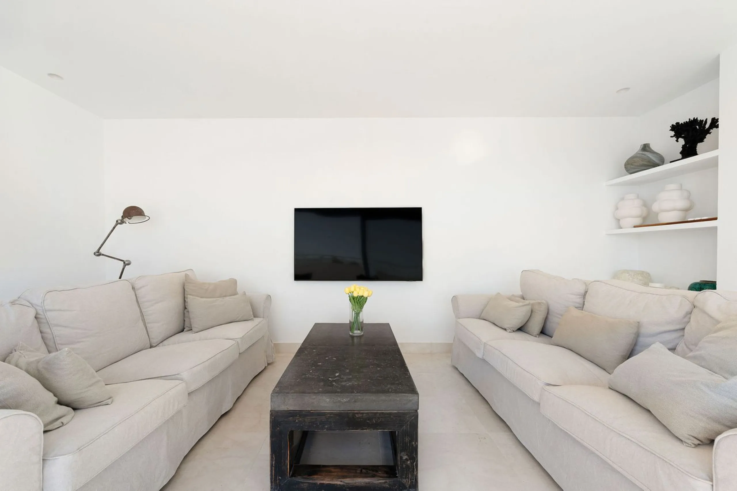 A very special penthouse situated 2nd line to the beach right in the centre of Estepona. The penthouse and terraces occupy the whole of the 6th floor on this building making it one of a kind and very private. The good size living and dining room have acce