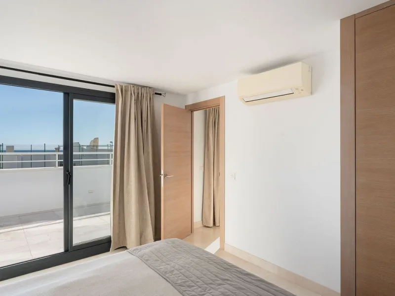 A very special penthouse situated 2nd line to the beach right in the centre of Estepona. The penthouse and terraces occupy the whole of the 6th floor on this building making it one of a kind and very private. The good size living and dining room have acce
