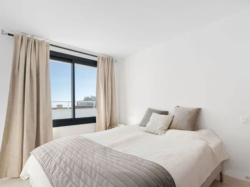 A very special penthouse situated 2nd line to the beach right in the centre of Estepona. The penthouse and terraces occupy the whole of the 6th floor on this building making it one of a kind and very private. The good size living and dining room have acce