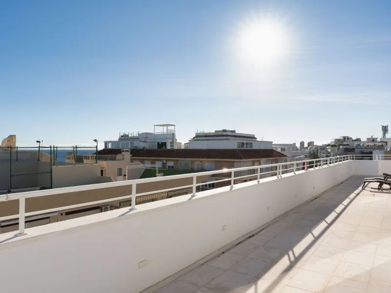A very special penthouse situated 2nd line to the beach right in the centre of Estepona. The penthouse and terraces occupy the whole of the 6th floor on this building making it one of a kind and very private. The good size living and dining room have acce