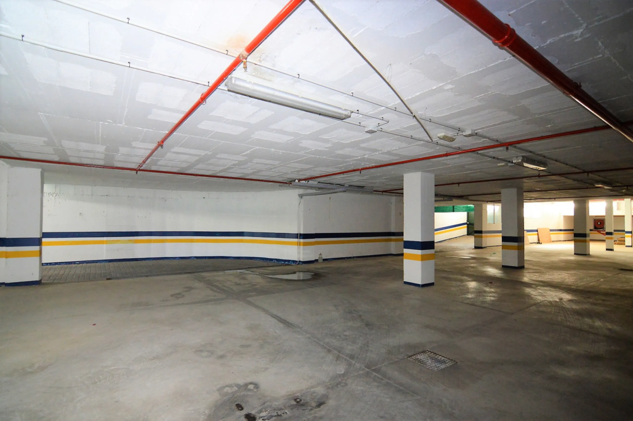 Commercial - Car Park в продаже в Marbella, Málaga. Площадь дома 2047 м²